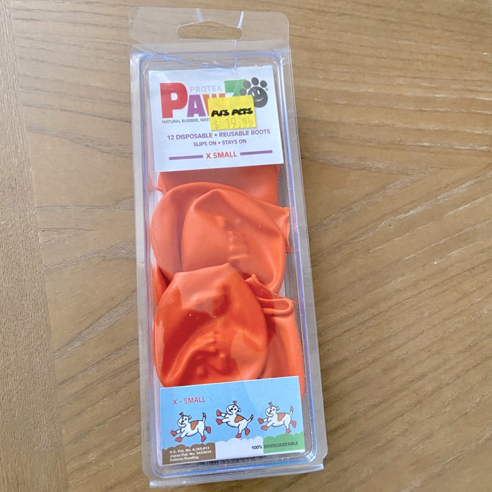 PAWZ Reusable boots XS $19.99 NWT